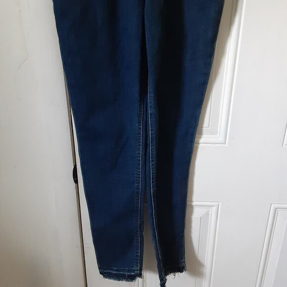 Levi's Overalls Blue Denim Women's Size 28 Side Zip Tapered Leg S40197 Cotton - Picture 3 of 15